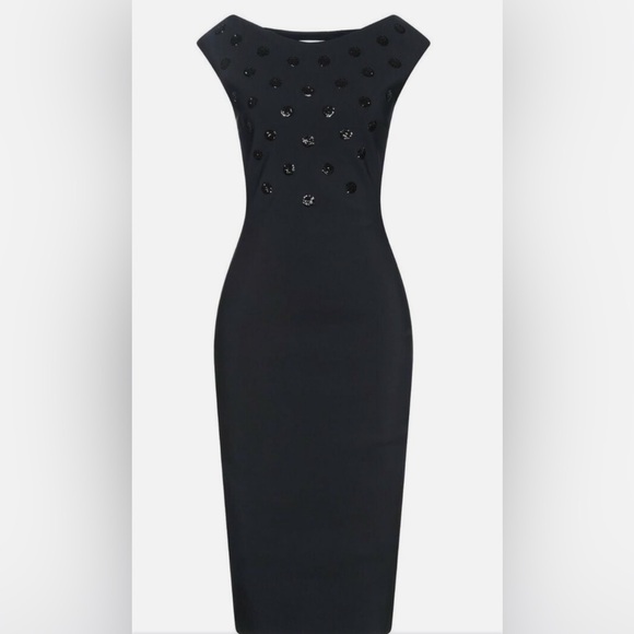 Chiara Boni. Model: Panda Sparkle. Sequin Dot embellished. Sheath silhouette. - Picture 2 of 6